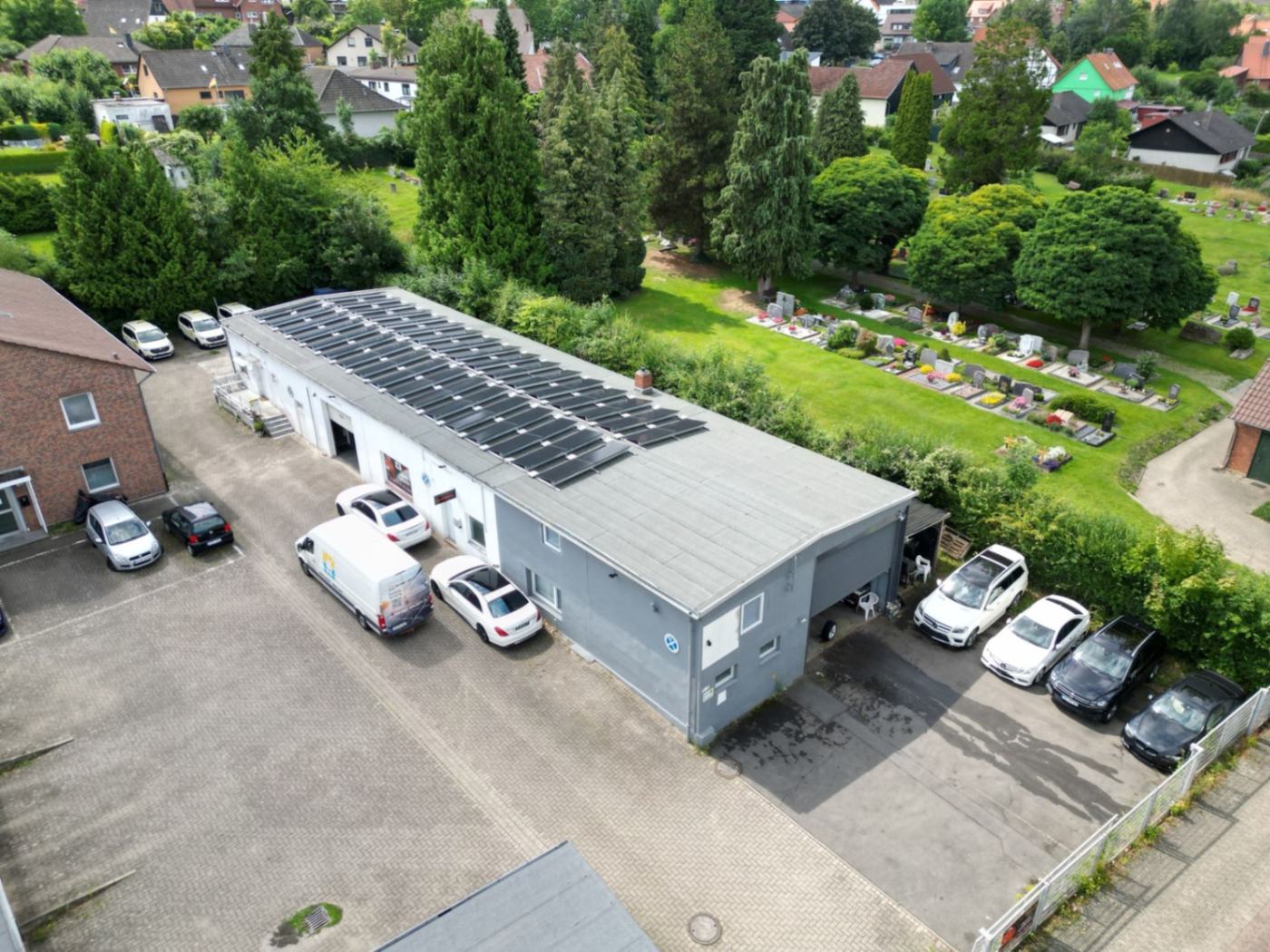 Photovoltaikanlage mit 30 kWp auf einer Gewerbehalle in Braunschweig